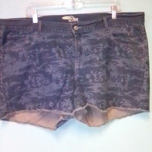 Old Navy The Diva Denim Shorts Size 16